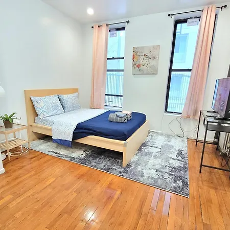 Cozy Apartment In Midtown Manhattan
